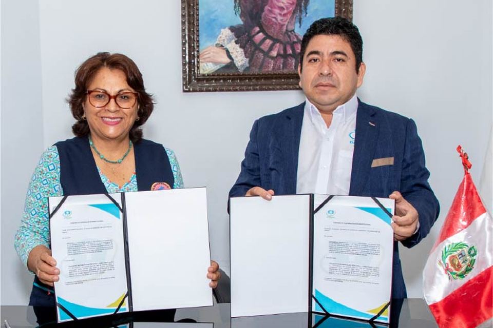 Firma de convenio Enfermera Online – Colegio de Enfermeros